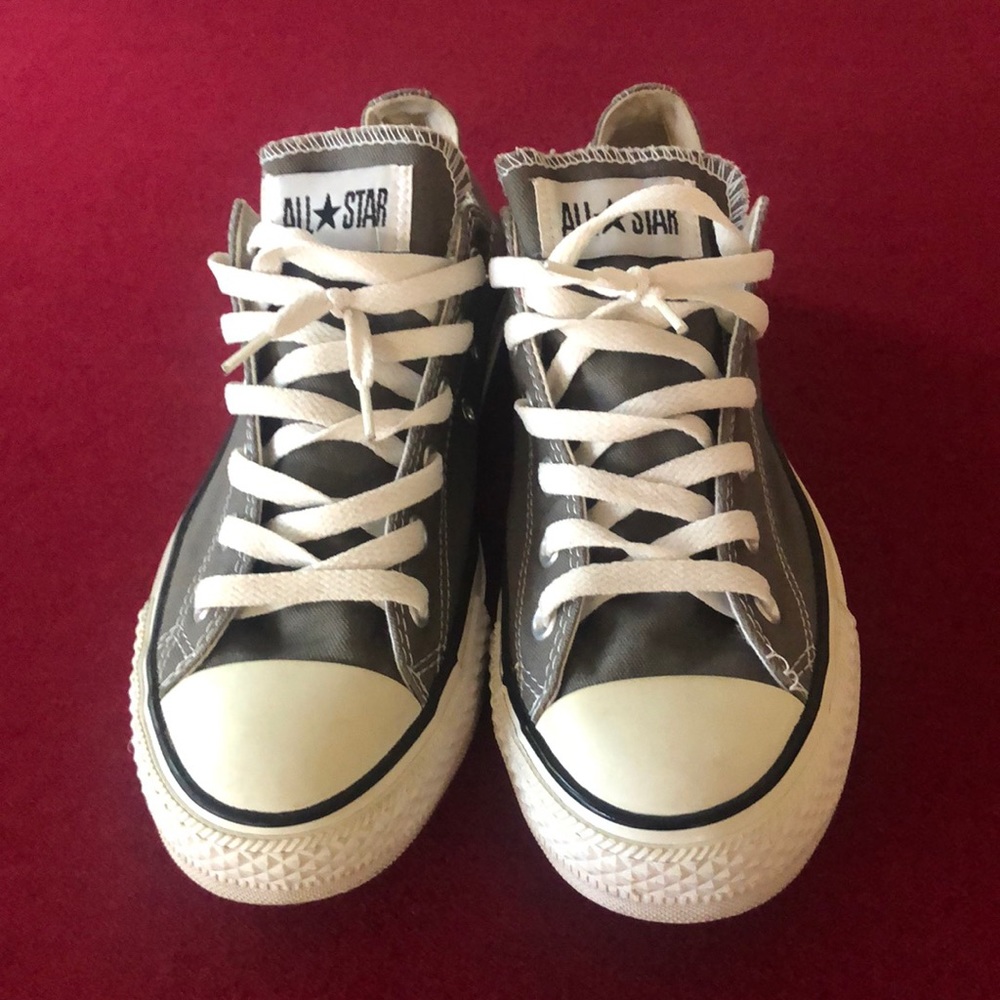 Grey Converse/Chuck Taylor All Star Low Top